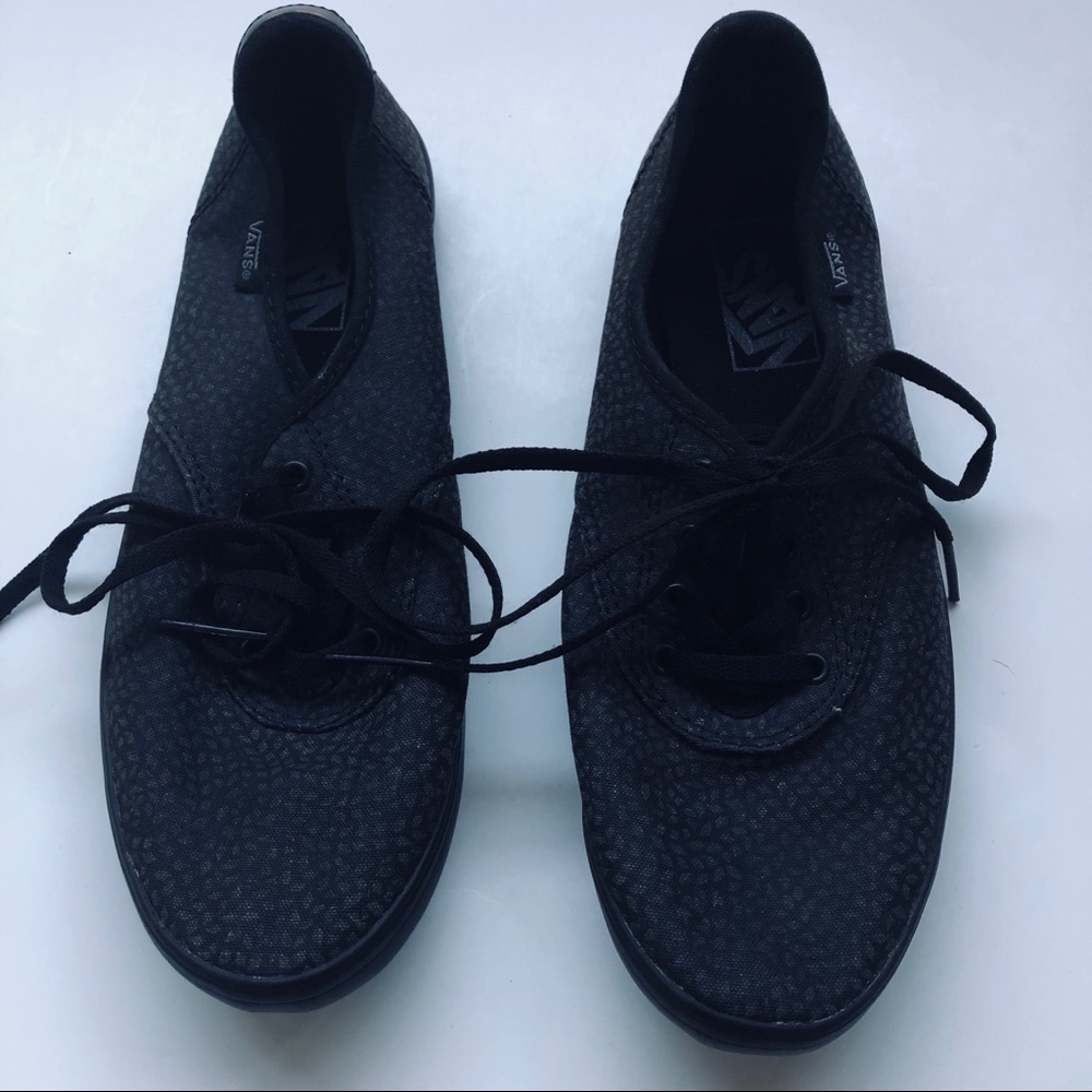 Woman’s Vans off The Wall Black Tan Sneakers 7.5